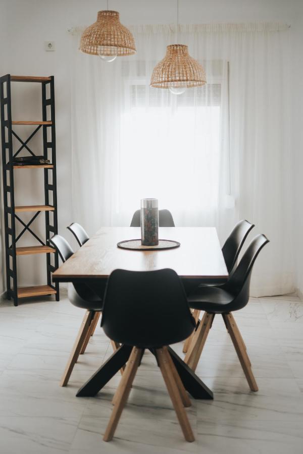 Shiny Nab Super Family Apartment มาลากา ภายนอก รูปภาพ